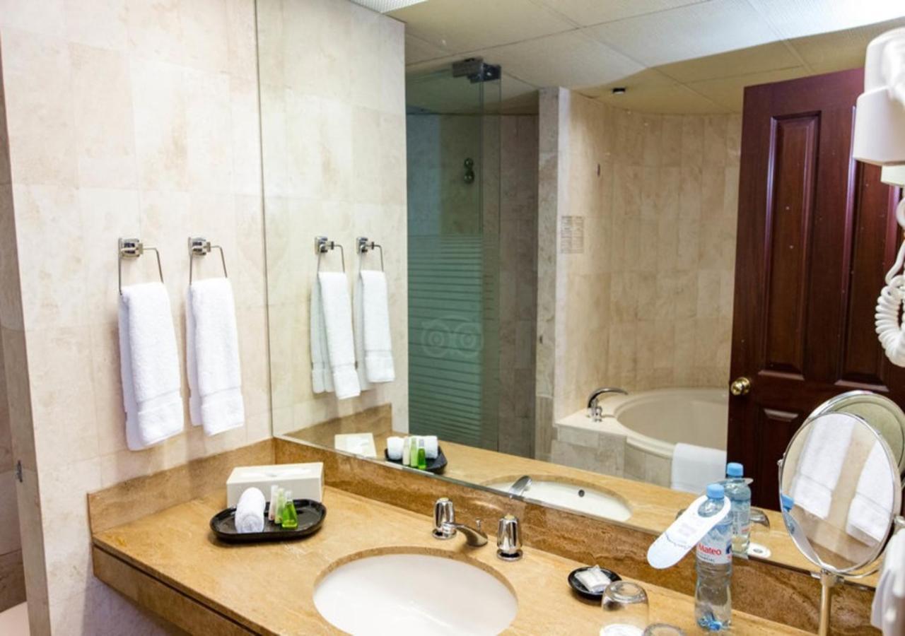 J&A Classic Hotel Lima Eksteriør billede Bathroom