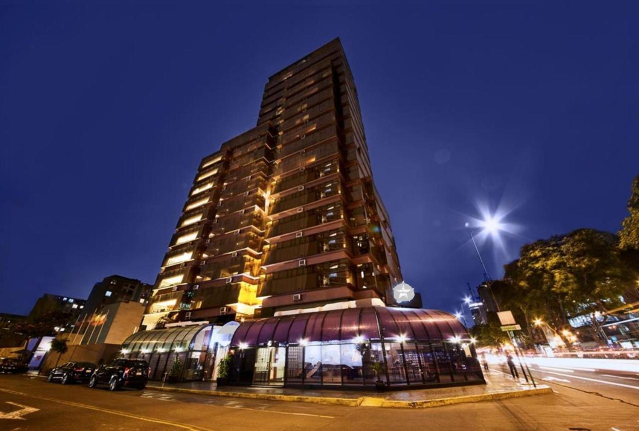 J&A Classic Hotel Lima Eksteriør billede The hotel at night