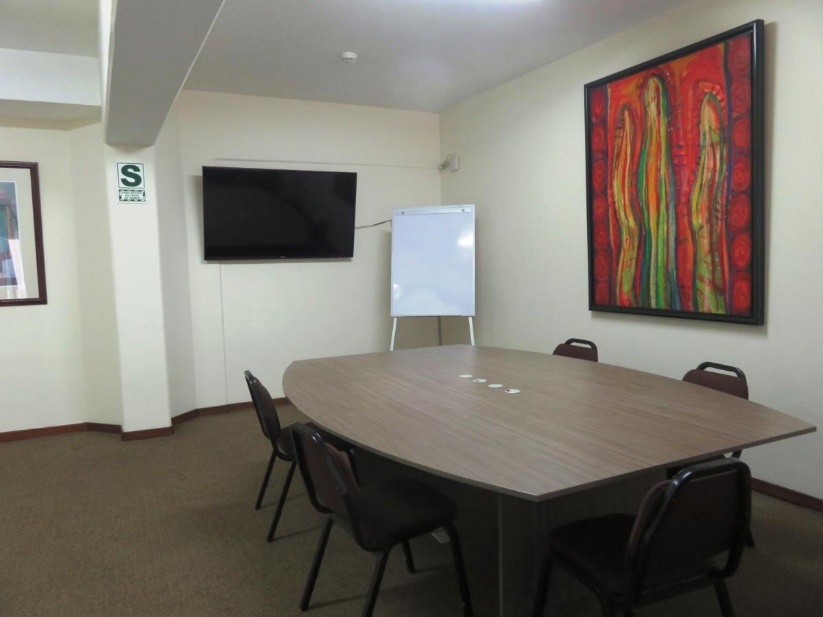 J&A Classic Hotel Lima Eksteriør billede A meeting room at the University of the Free State