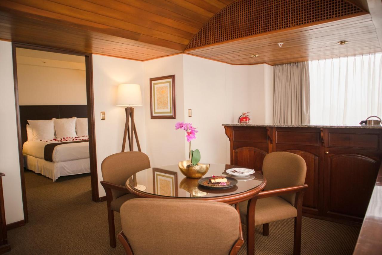 J&A Classic Hotel Lima Eksteriør billede Suite at the hotel