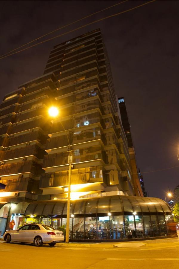 J&A Classic Hotel Lima Eksteriør billede The building at night