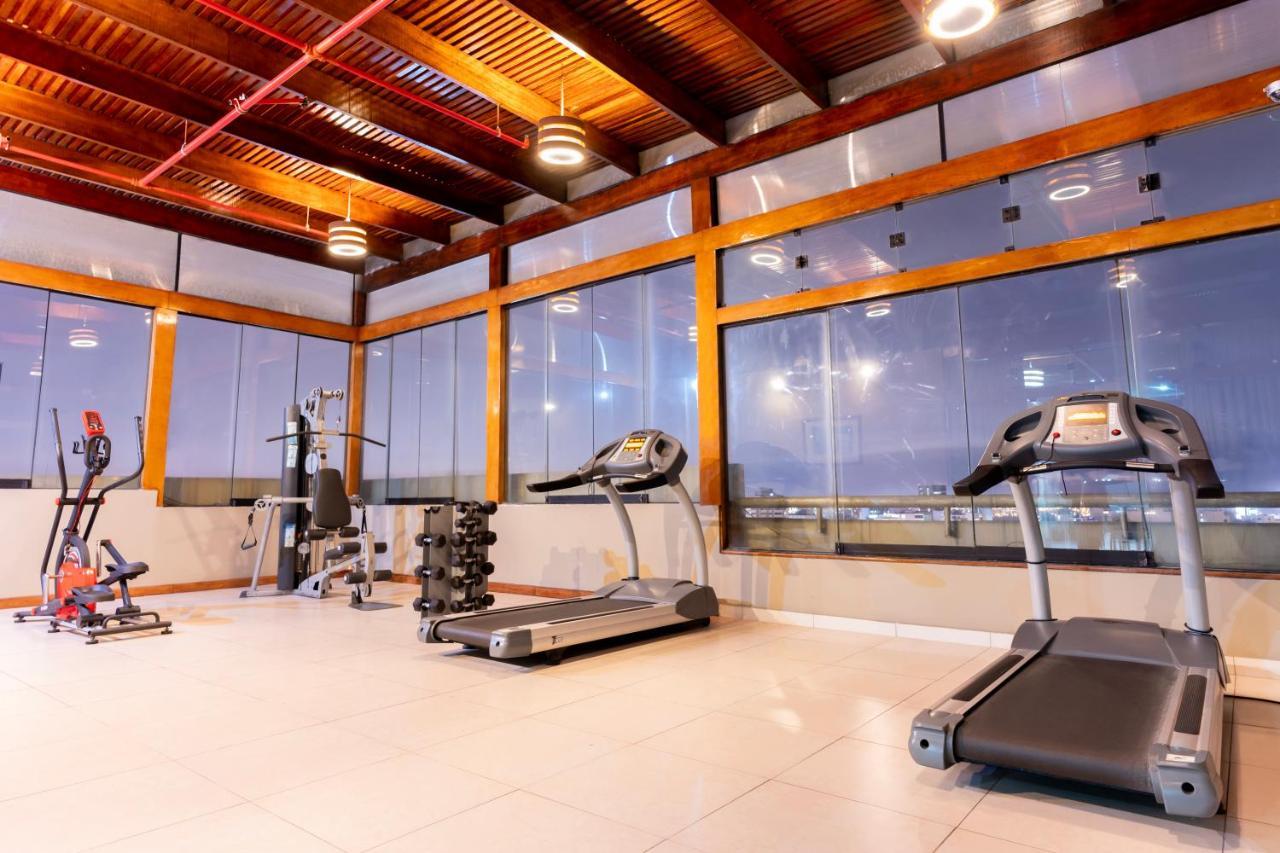 J&A Classic Hotel Lima Eksteriør billede The gym at the hotel