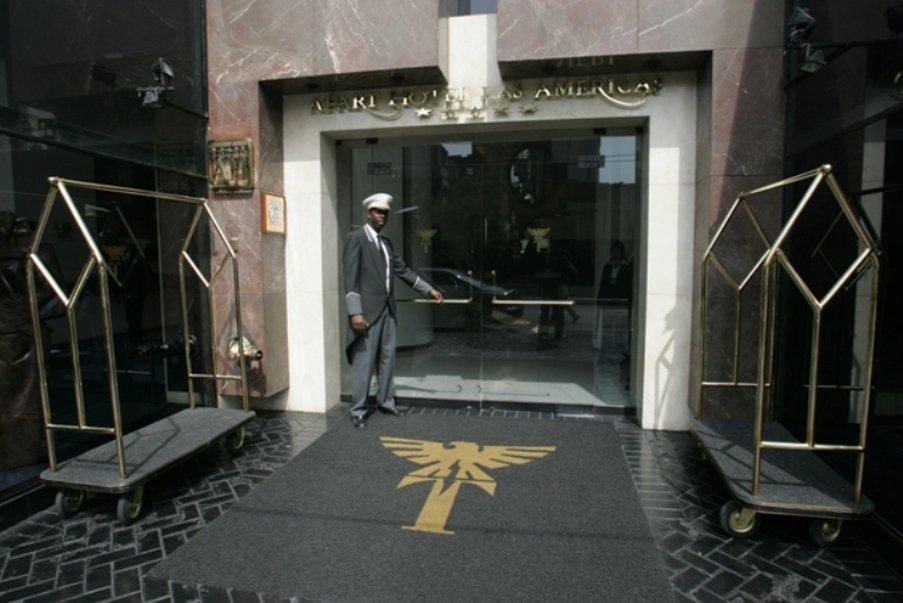 J&A Classic Hotel Lima Eksteriør billede Entrance to the hotel