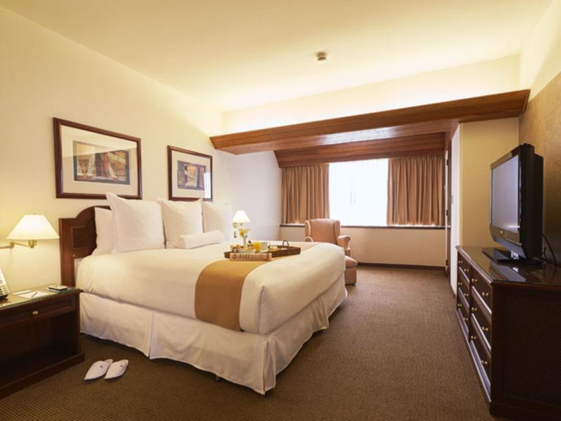 J&A Classic Hotel Lima Eksteriør billede A room at the Fairmont Banff Springs Hotel